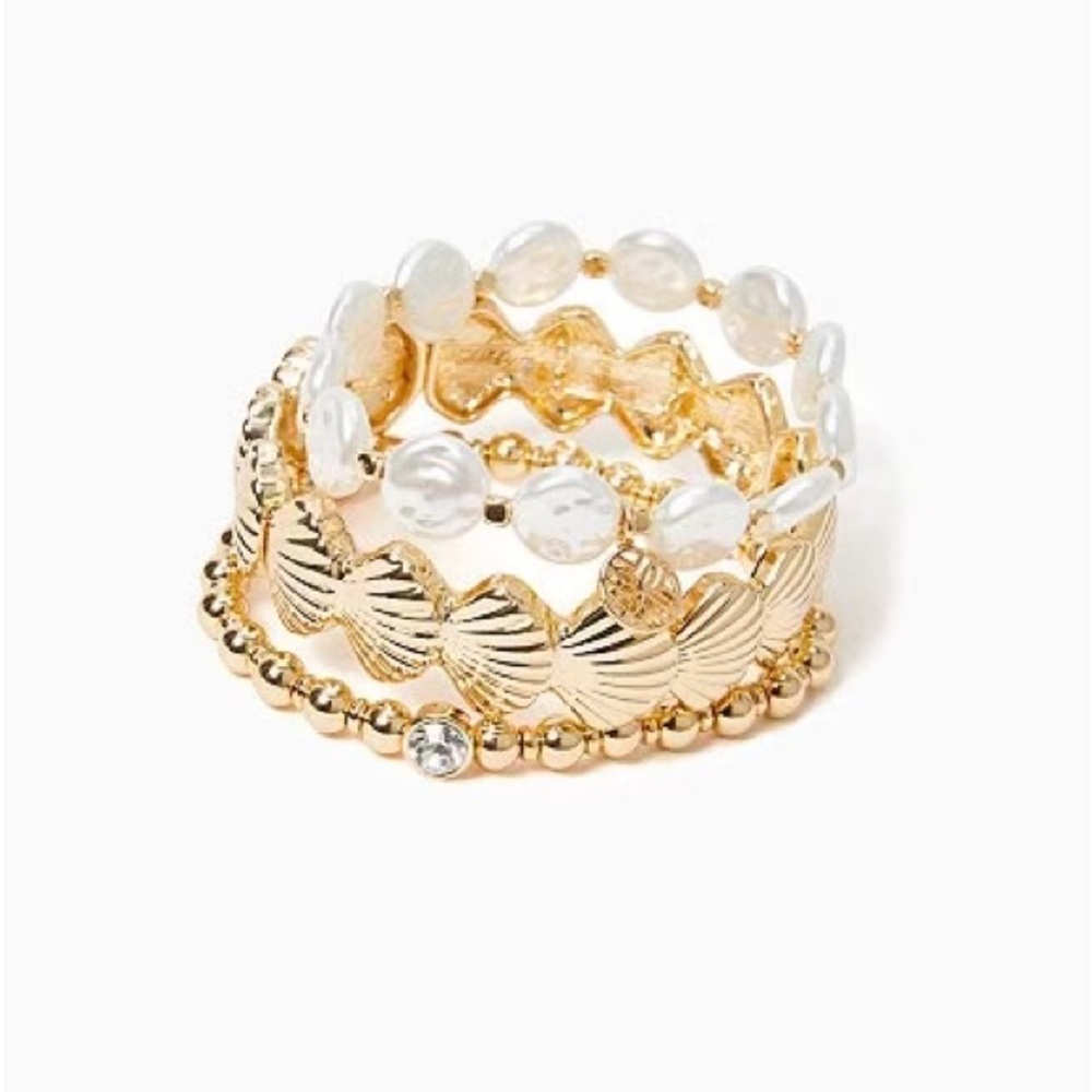 New with tags a 3 bracelet set from Lily Pulitzer. Fits an average sized wrist